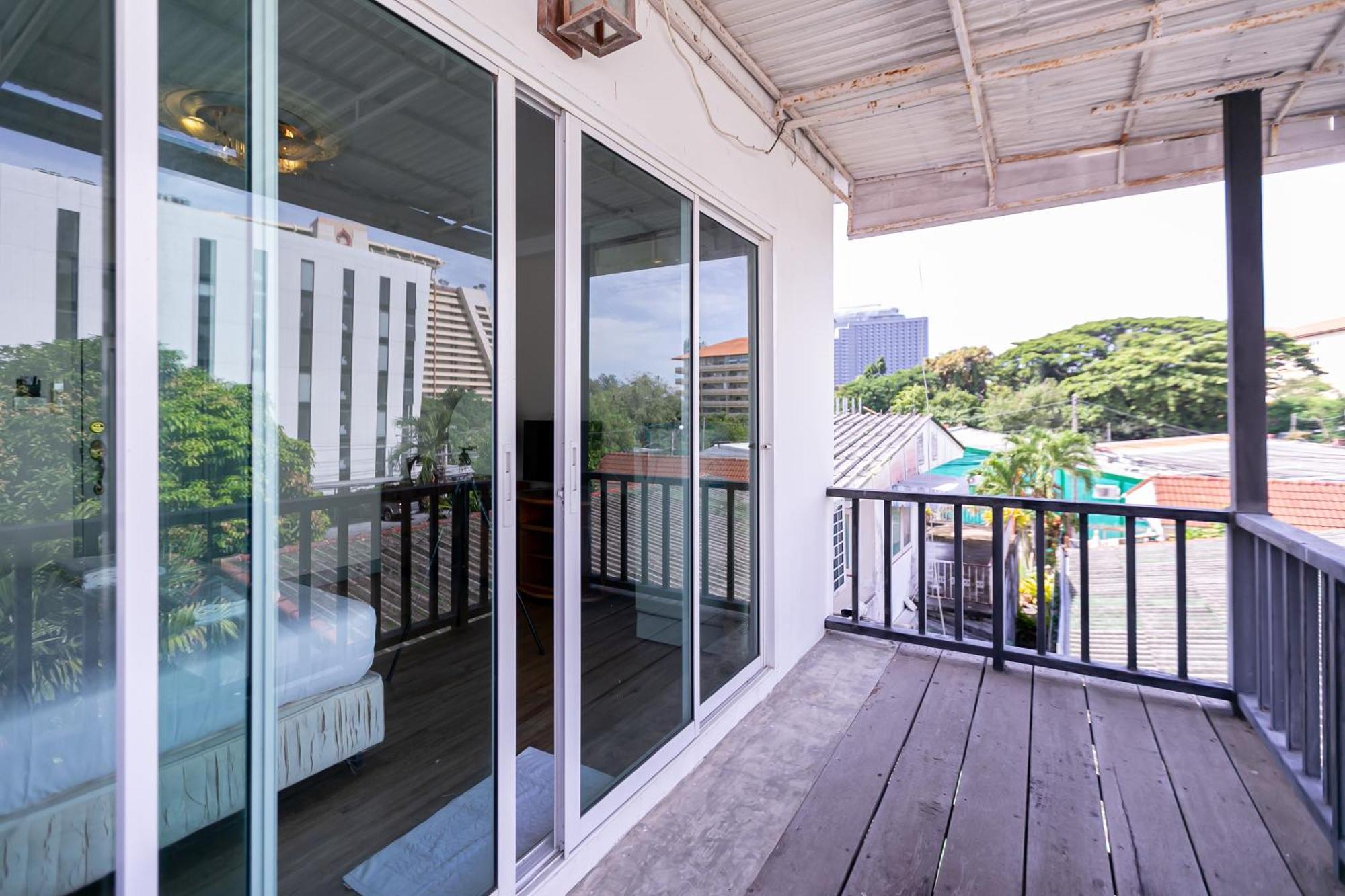 Wong Amat House Hotel Pattaya Bagian luar foto