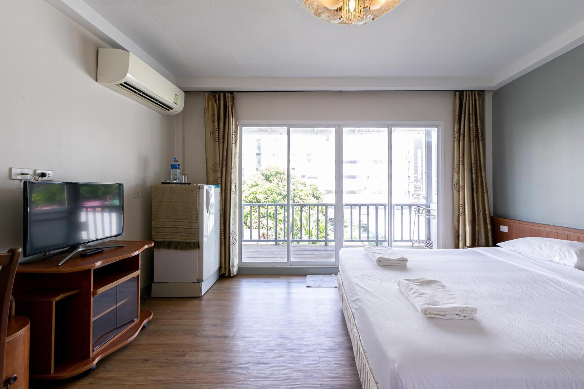 Wong Amat House Hotel Pattaya Bagian luar foto