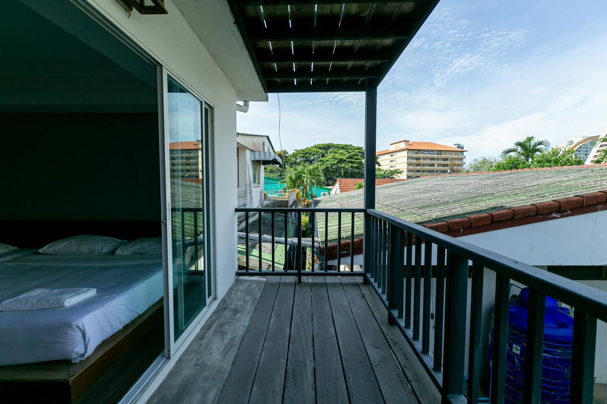 Wong Amat House Hotel Pattaya Bagian luar foto
