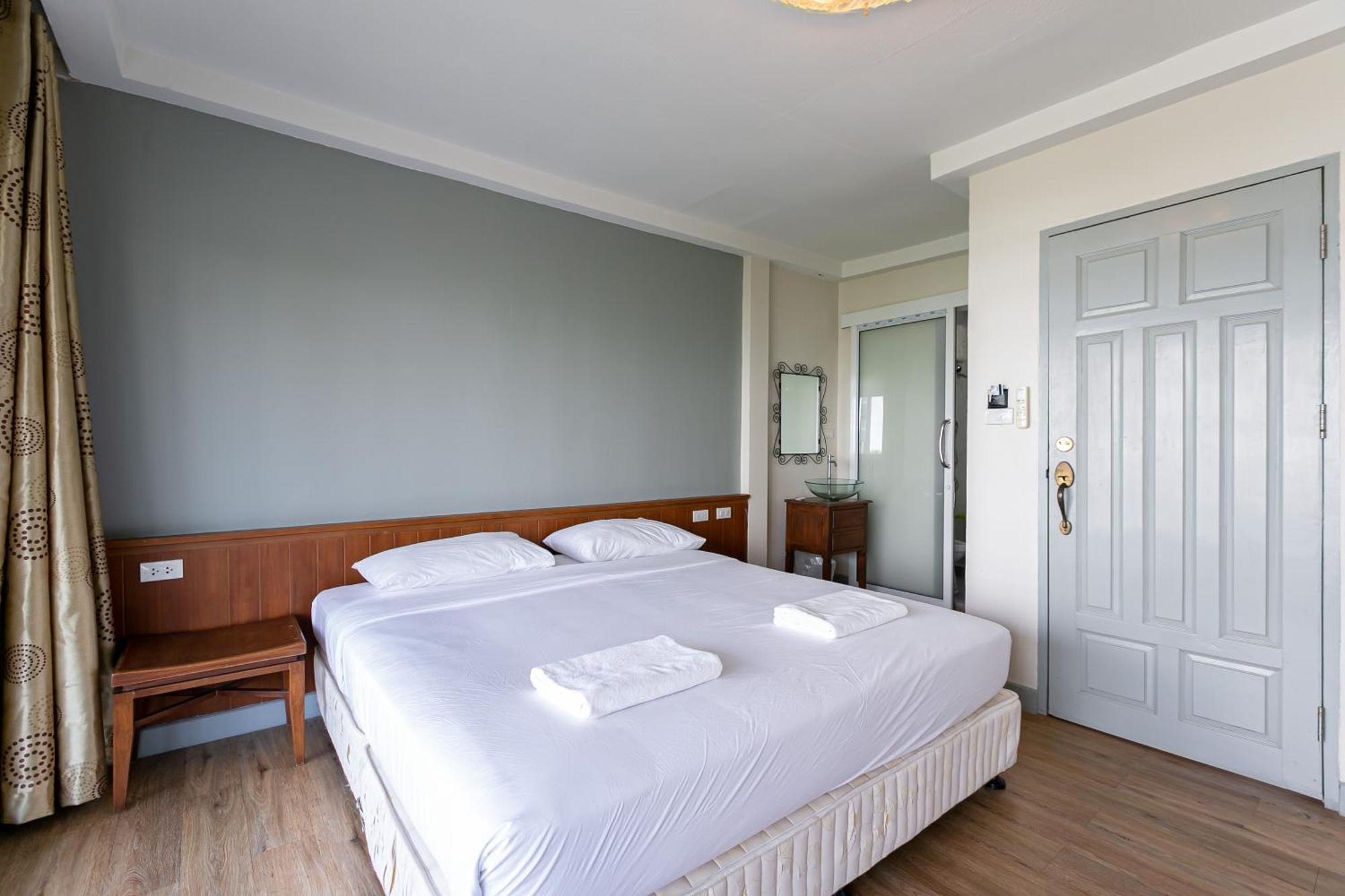Wong Amat House Hotel Pattaya Bagian luar foto